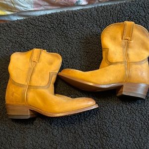Frye Billy Short Western Boots